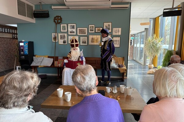 Sint en Piet bij de Huiskamer in Vortum-Mullem